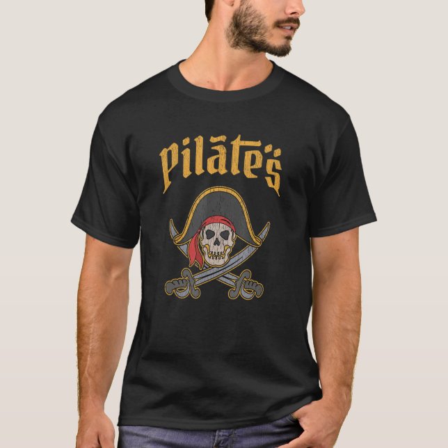 Camiseta Pilates  Pirate Workout Mind Body Exercise Enthusi (Frente)