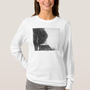 Camiseta Pilha da madeira serrada fora da fotografia de De