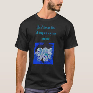 Camiseta Pilha de crânios azul Eu mantenho todos os meus ex