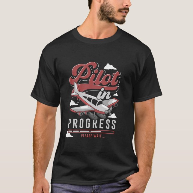 Camiseta Piloto Em Curso Aguarde Presente Engraçado Pi Futu (Frente)
