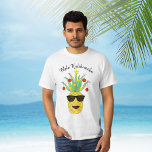 Camiseta Pineapple Mele Kalikimaka<br><div class="desc">Esta camiseta divertida Mele Kalikimaka apresenta um abacaxi amarelo, decorado como uma Árvore de Natal e vestindo óculos de sol! O texto é personalizável. Use a Ferramenta Design para alterar o tamanho, o estilo ou a cor do texto. Porque nós criamos a nossa trabalho de arte, você não encontrará esta...</div>