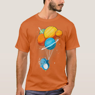 Camiseta Pinguim-Astronauta Pinguim no Espaço Segurando Pla