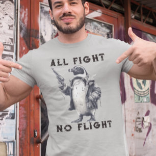 Camiseta Pinguim com Arma Sem Medo de Lutar