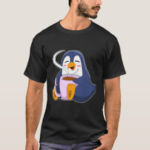 Camiseta Pinguim com taça de café