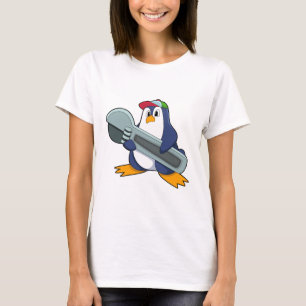 Camiseta Pinguim como Mecânico com Ferramenta