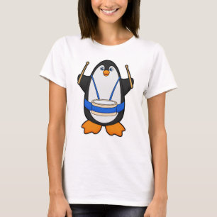Camiseta Pinguim como músico com tambor