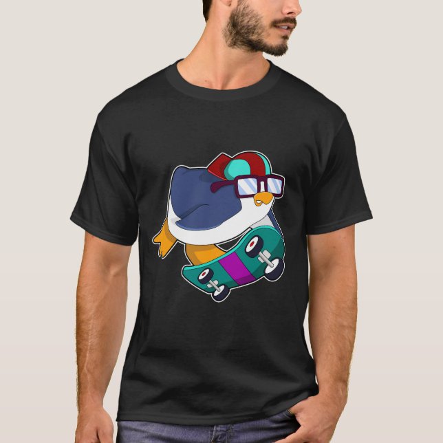 Camiseta Pinguim como Patinador com skate (Frente)
