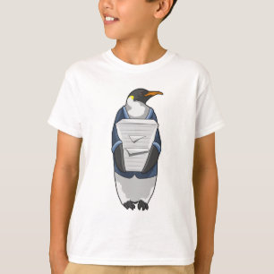 Camiseta Pinguim como Secretário com Pilha de Papel