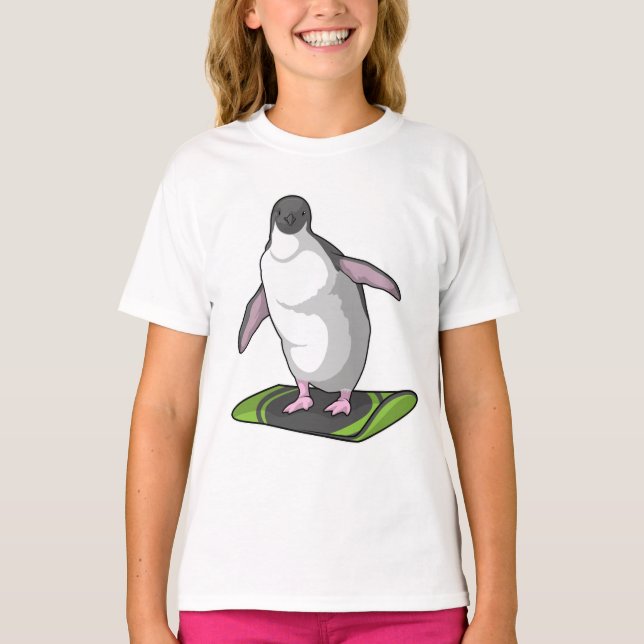 Camiseta Pinguim como Snowboarder com Snowboard (Frente)