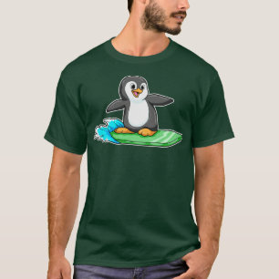 Camiseta Pinguim como Surfer com Surfboard 1