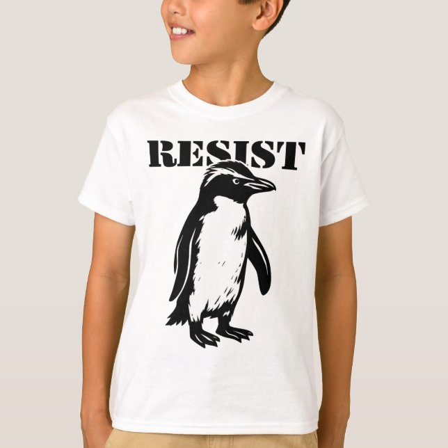 Camiseta Pinguim engraçado resiste protesto contra tarifas (Frente)