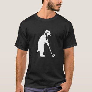Camiseta Pinguim jogando golfe de cartoon engraçado