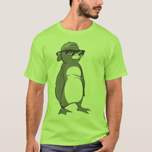 Camiseta Pinguim legal que veste óculos de sol