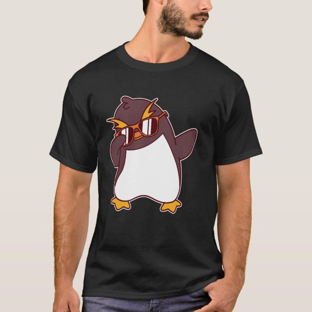 Camiseta Pinguim Macarrão Debulhando Fofo (Frente)