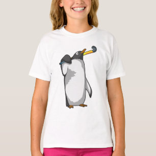 Camiseta Pinguim no Hockey com palito de hóquei