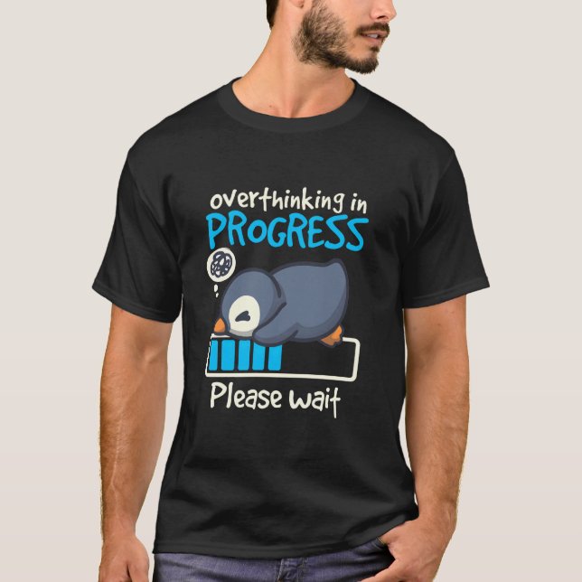 Camiseta Pinguim Pensando Excessivamente Em Andamento Bater (Frente)
