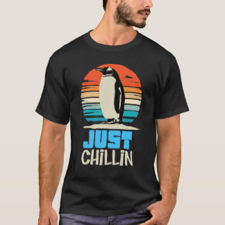 Camiseta Pinguim - Retro Vintage Colorido Chillin Penguin