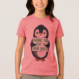 Camiseta Pinguim segurando um sinal com mensagem personaliz