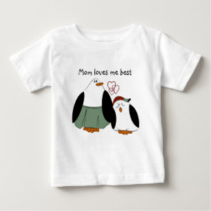 Camiseta Pinguins de Cartoon Bonitos Mamãe me ama melhor