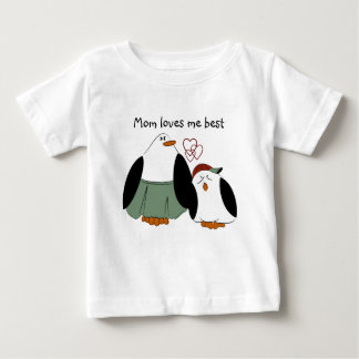 Camiseta Pinguins de Cartoon Bonitos Mamãe me ama melhor
