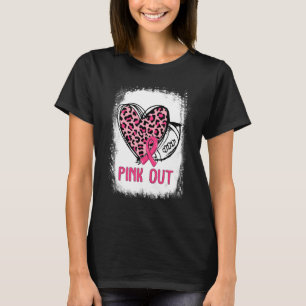 Camiseta Pink out with Leopard Heart Football Mamãe Sangrou