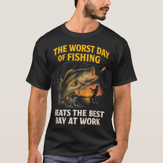 Camiseta Pior Dia de Pesca Supera o Trabalho (Frente)