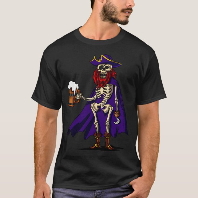 Camiseta Pirata Esqueleto Bebendo Cerveja (Frente)
