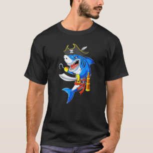 Camiseta Pirata Funny Shark Segurando Figurino Binocular Ha