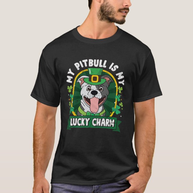 Camiseta Pitbull St Patricks Amuleto da Sorte Mamãe Papai (Frente)