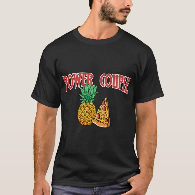 Camiseta Pizza de abacaxi com Casal de potência - Piada Com (Frente)