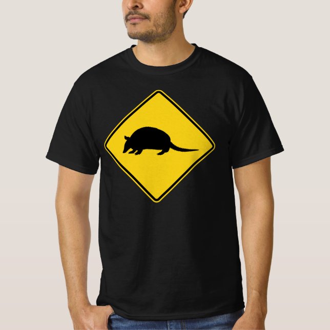 Camiseta Placa de Sinalização de Travessia de Tatu Preto e  (Frente)