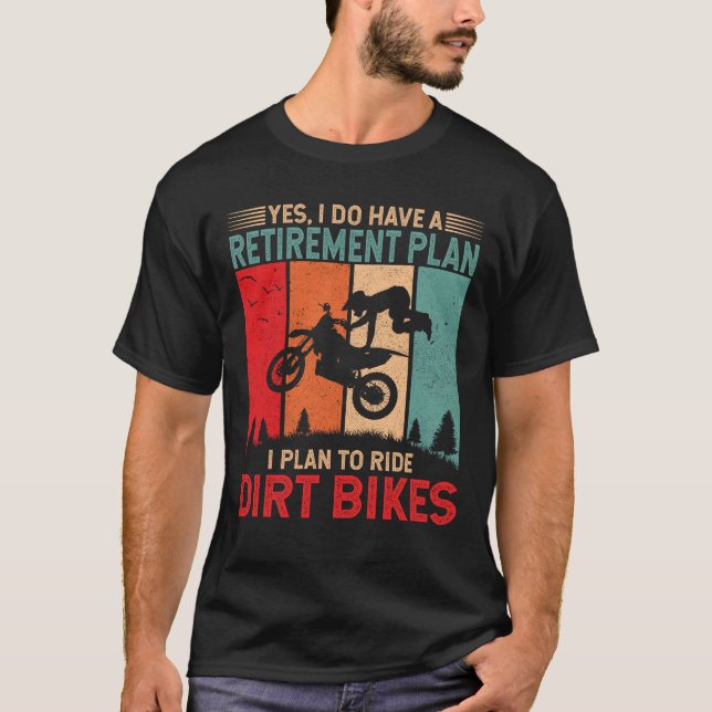 Camiseta Plano de aposentadoria - Eu planejo andar de motos (Frente)