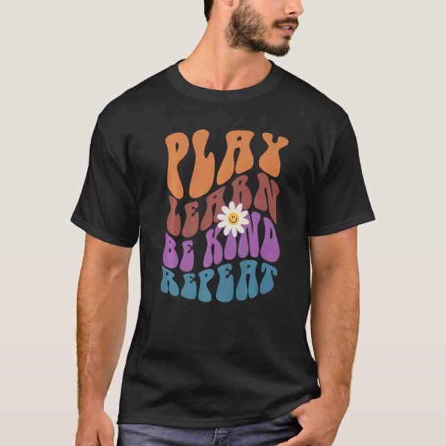 Camiseta PLAY LEARN BE KIND REPEAT Retro Choose Kindness (Frente)