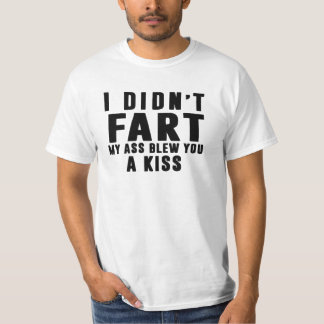 Camiseta Playful no verão, um padrão engraçado masculino