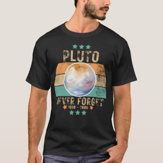 Camiseta Plutão Nunca Esquece Estilo de Vintagem Retroativa