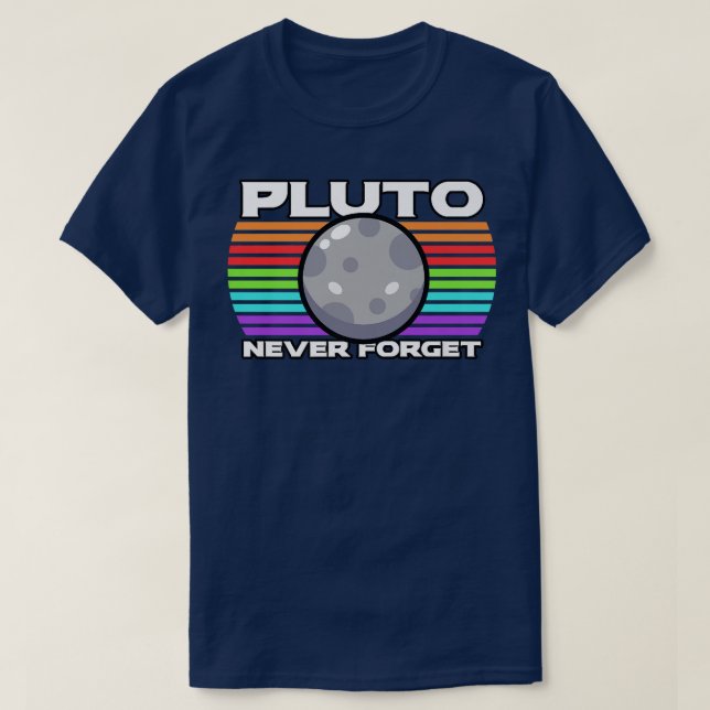 Camiseta Pluto Never Forget 1930-2006 (Frente do Design)