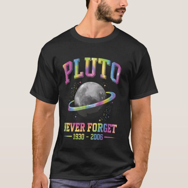 Camiseta Pluto Nunca Forja Espaço Científico Divertido (Frente)