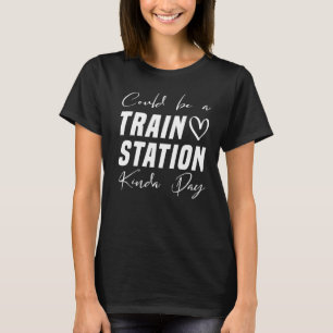 Camiseta Pode ser um tipo de roupa de estação de trem