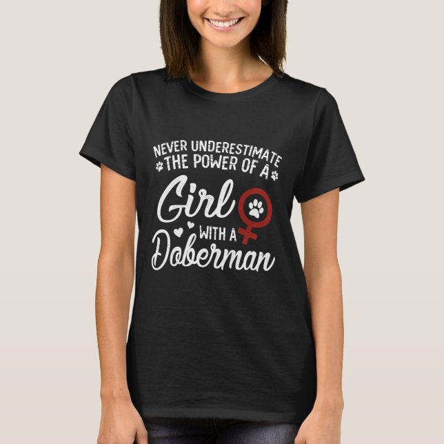 Camiseta Poder Da Menina Com Doberman Para Mãe Feminista De (Frente)