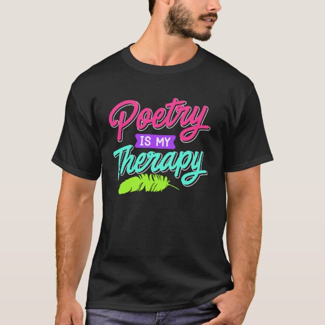 Camiseta Poesia é minha Terapia Poemas Livro de Poetas ama  (Frente)