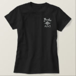 Camiseta Polo Bordada Feminina Noiva Ano Atual - Com Suas Iniciais<br><div class="desc">T-shirts de festa de casamento para todos os membros do partido Camisas de festa melhoresCamisetas de Padrinho de casamento T-shirts de camisetas de ourivesaria RingCamisetas de portador- 7 palavras para um Casamento longo e feliz - Desculpe-me - Sim, querida - São os meus acessórios de castigo T-shirts, Jaquetas, castigos, Bolsas,...</div>
