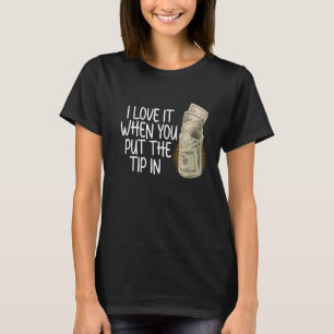 Camiseta Ponta De Colocação Do Barman Na Barreira De Guarda