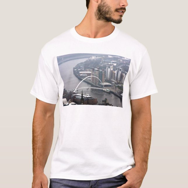 Camiseta Ponte do Milênio de Newcastle com Tyne (Frente)