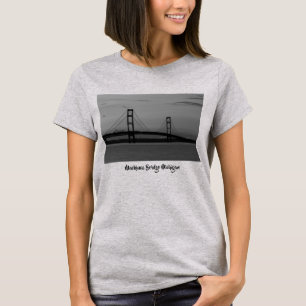 Camiseta Ponte Mackinac Na Escala De Cinza De Dusk