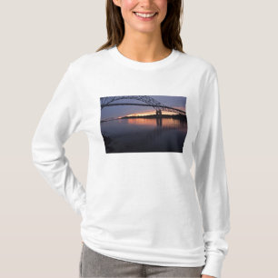 Camiseta Ponte Sagamor sobre o canal Cape Cod, 2