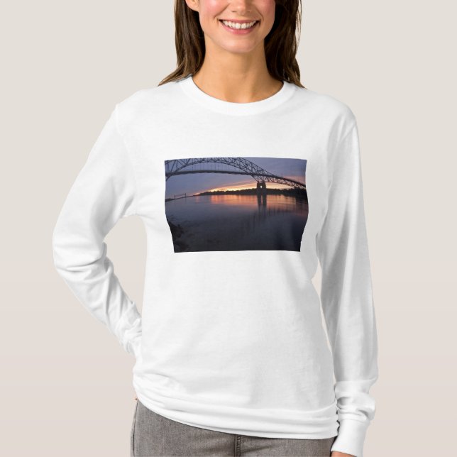 Camiseta Ponte Sagamore sobre o canal de Cape Cod, 2 (Frente)