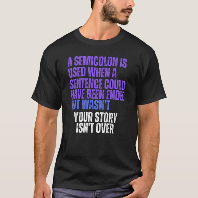 Camiseta Ponto-e-vírgula e ponto-e-vírgula básicos, de uso  (Frente)