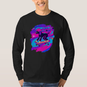 Camiseta Poodle fazendo skate no espaço sideral retrô vinta