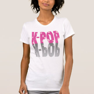 Camiseta Pop K com pontos e sombra em rosa