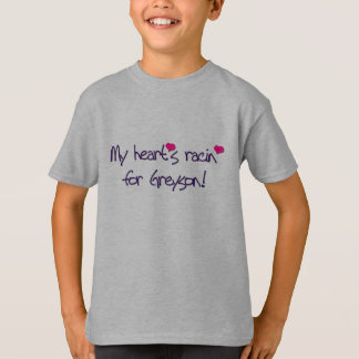 CAMISETA POP RETRO "RACIN DO MEU CORAÇÃO PARA GREYSON!"
